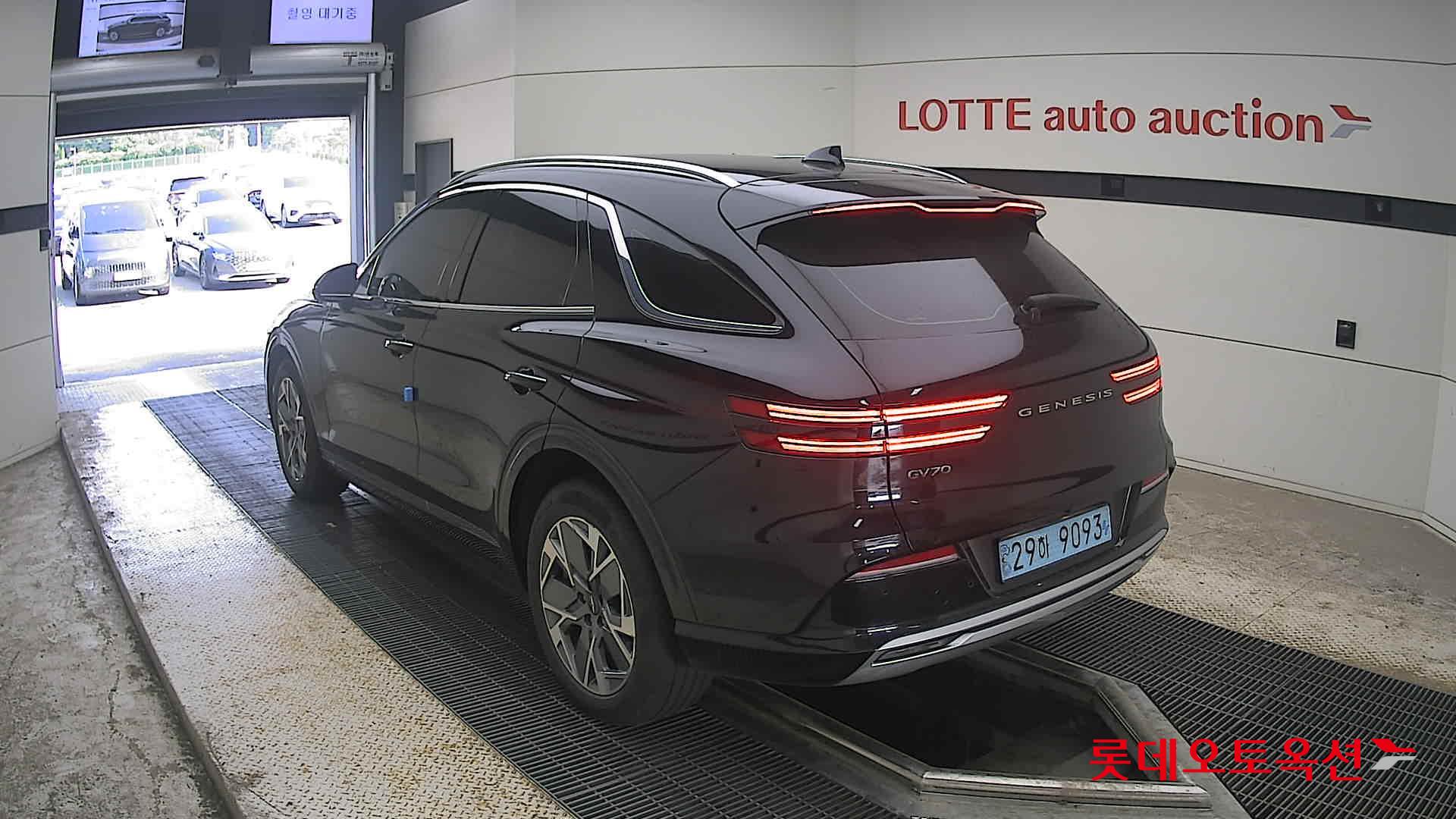 2022 - genesis gv70