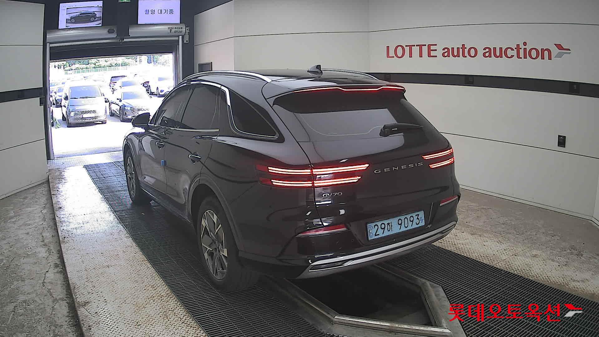 2022 - genesis gv70