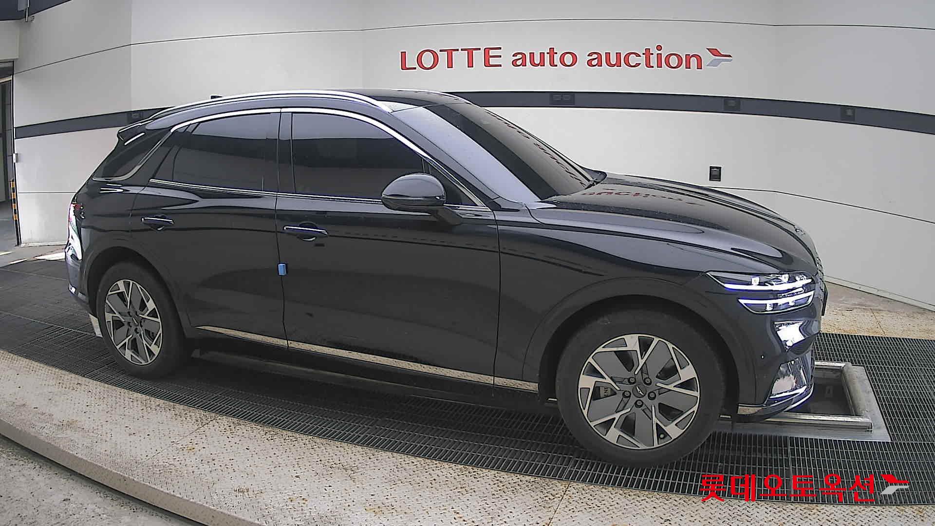 2022 - genesis gv70