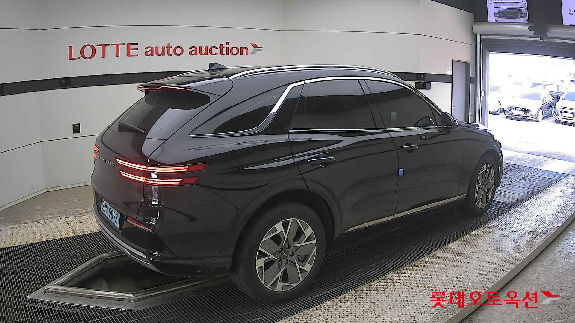 2022 - genesis gv70