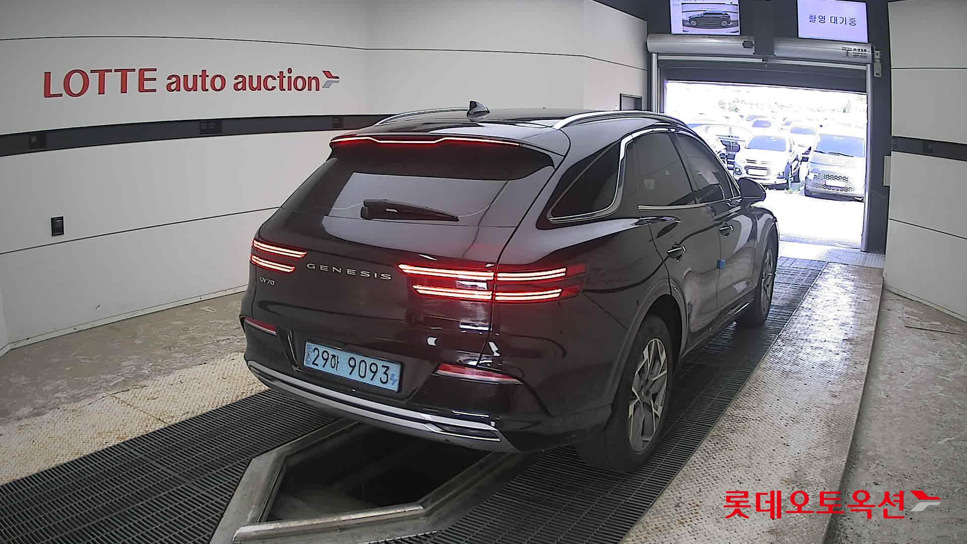 2022 - genesis gv70