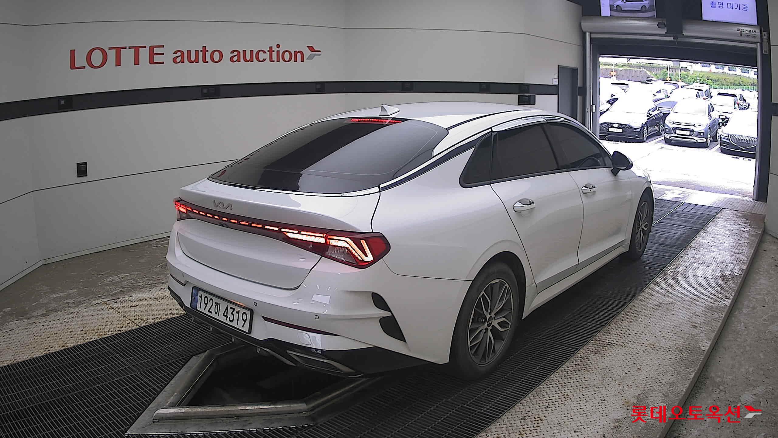 2023 - kia k5