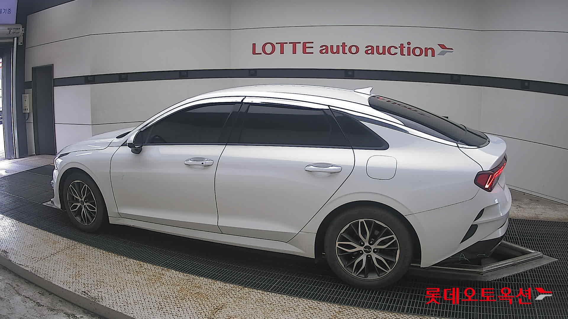 2023 - kia k5
