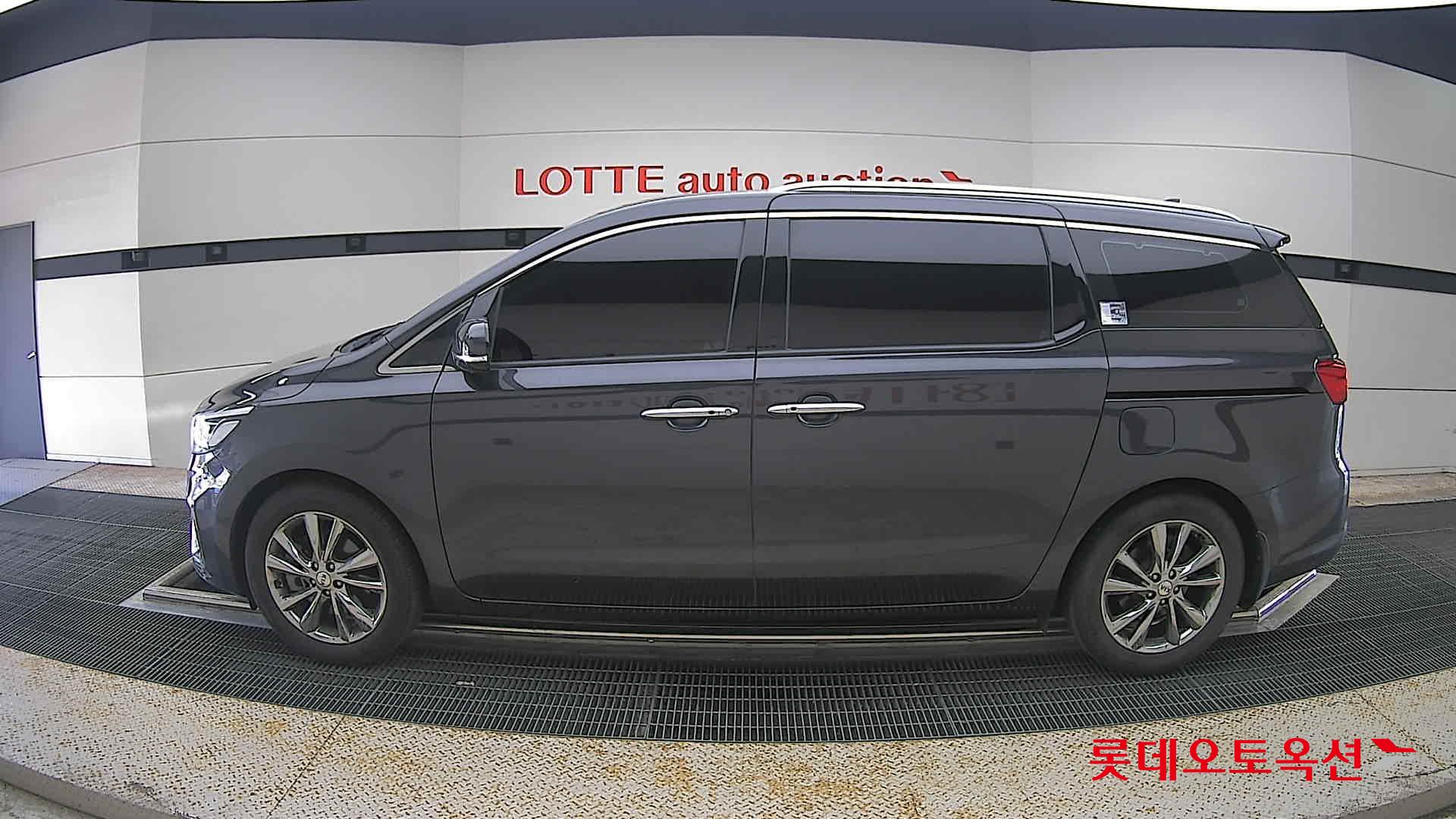 2020 - kia carnival