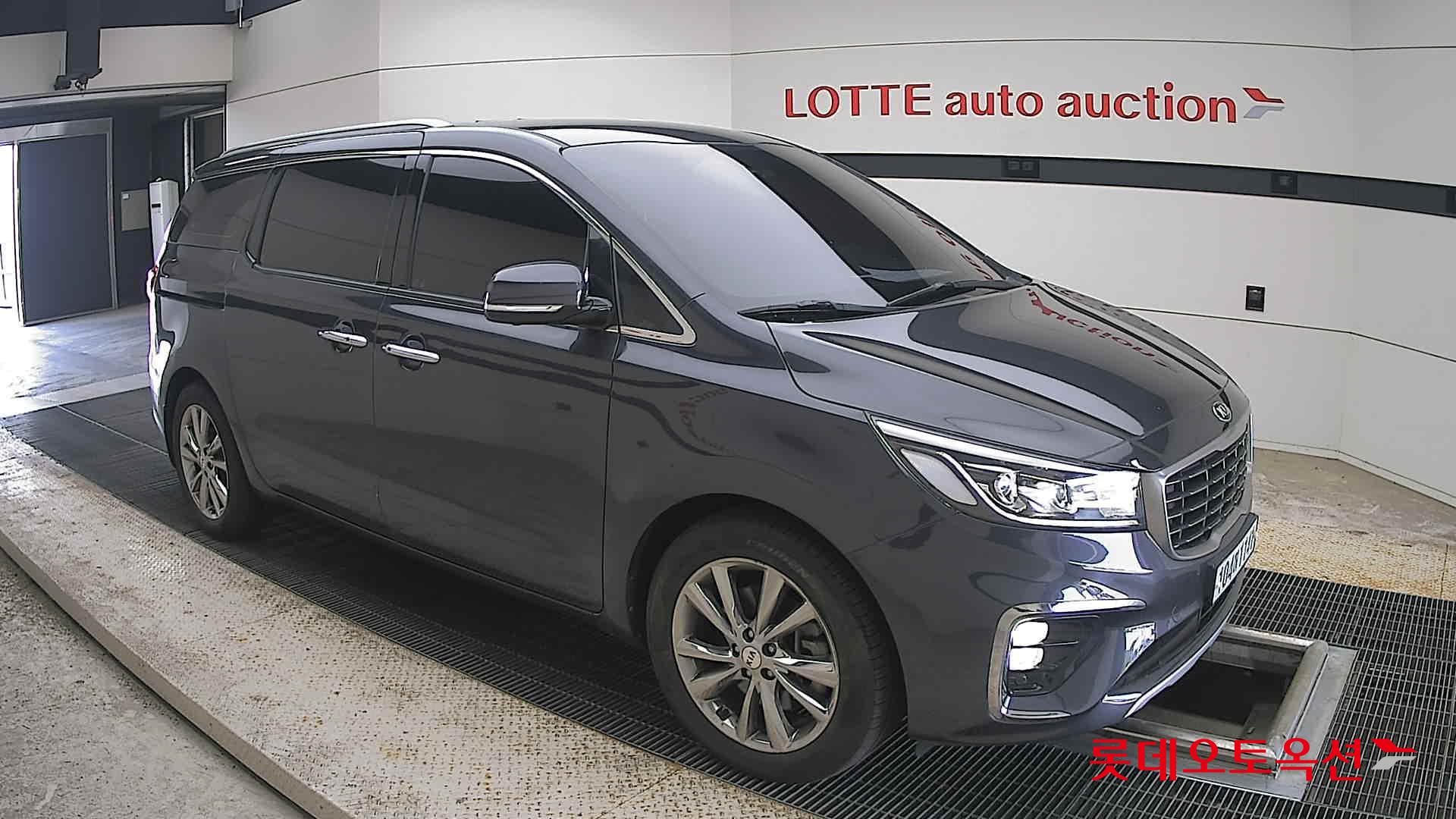 2020 - kia carnival