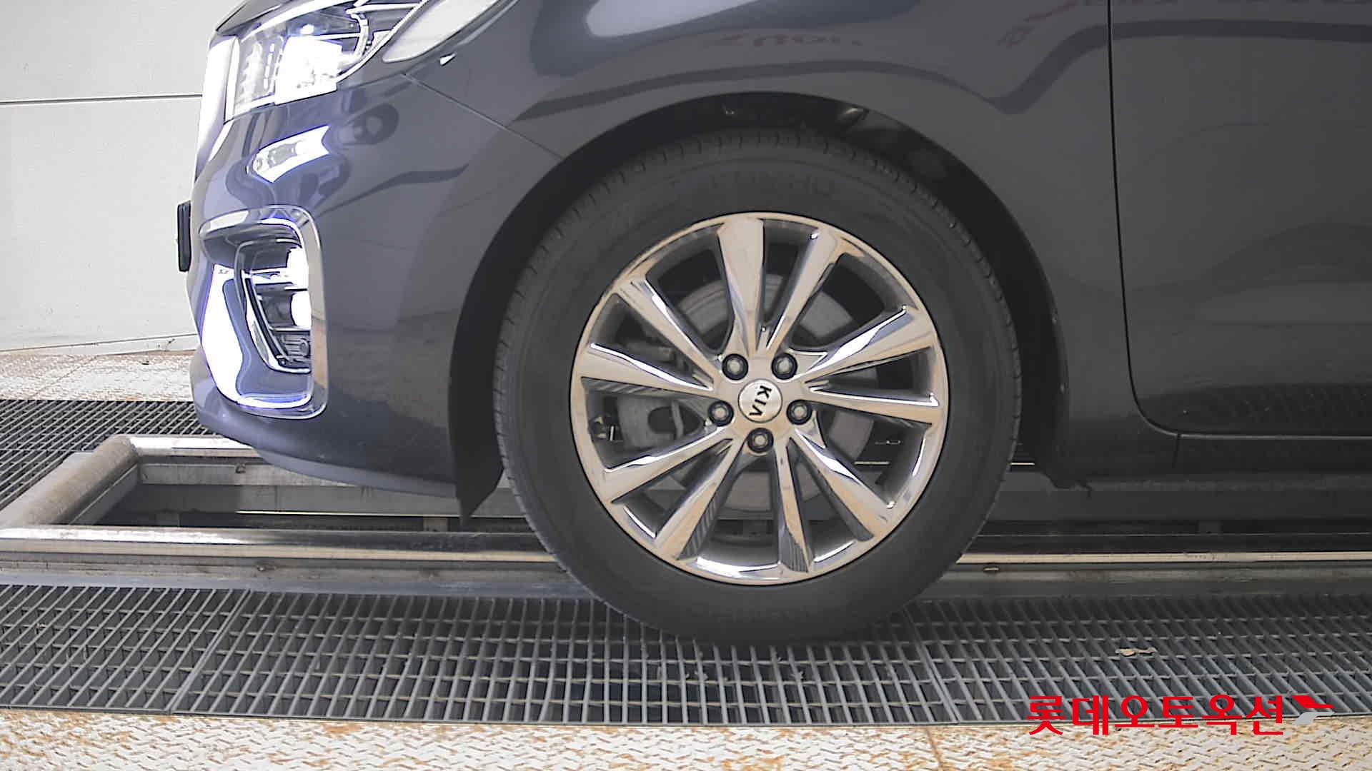 2020 - kia carnival