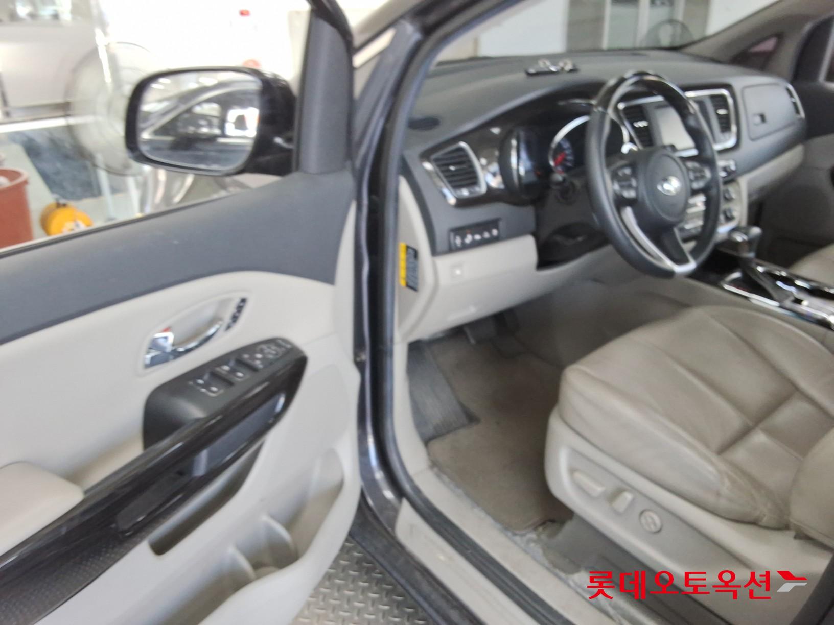 2020 - kia carnival