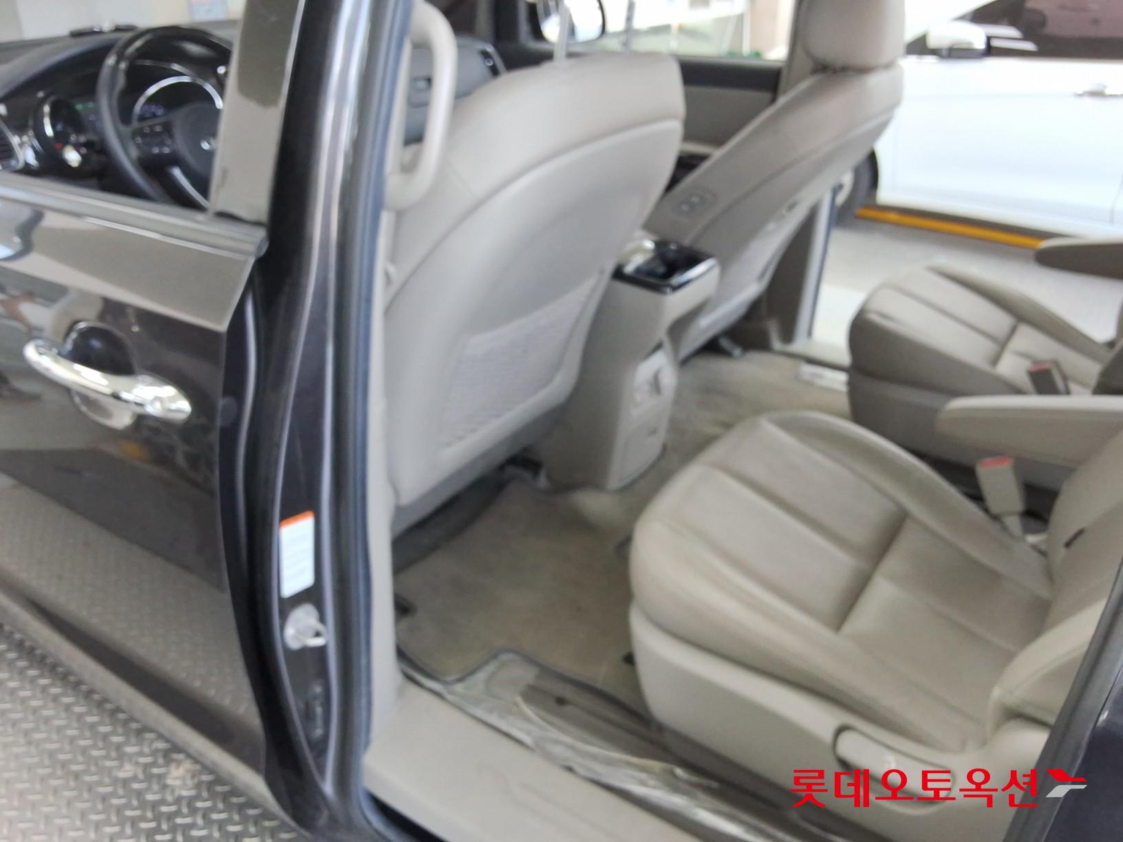 2020 - kia carnival
