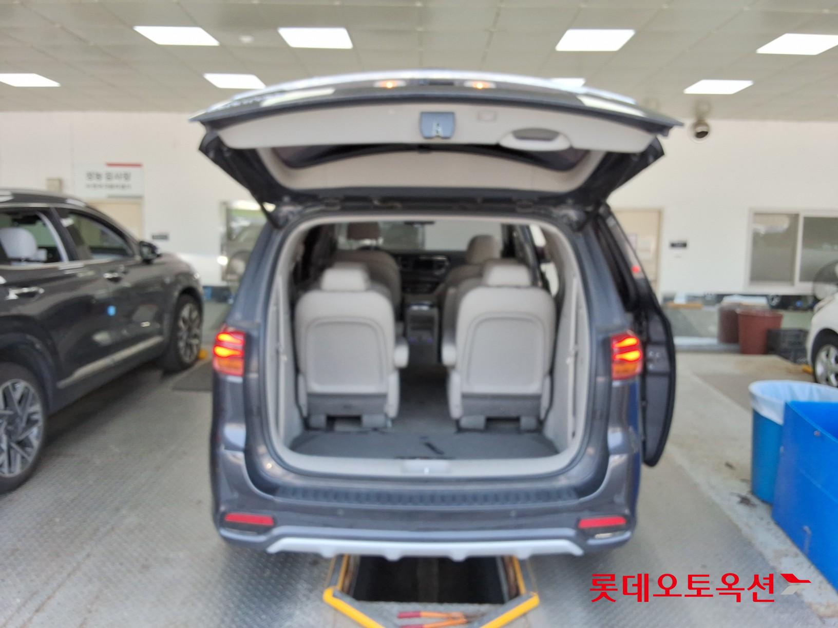 2020 - kia carnival