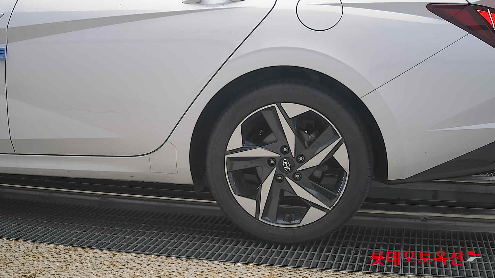 2021 - hyundai avante