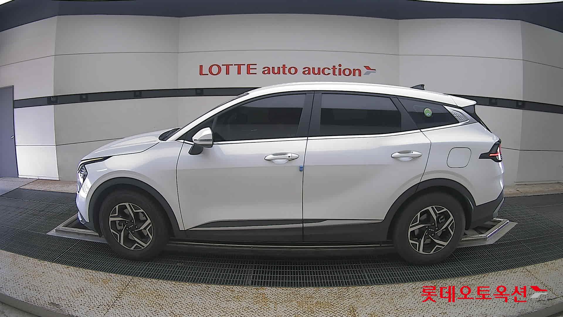 2022 - kia sportage