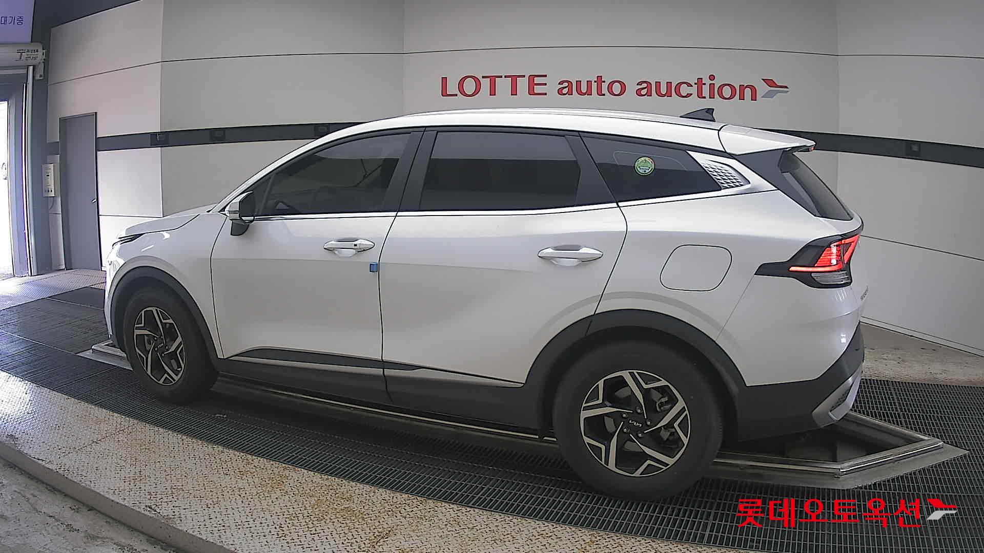 2022 - kia sportage