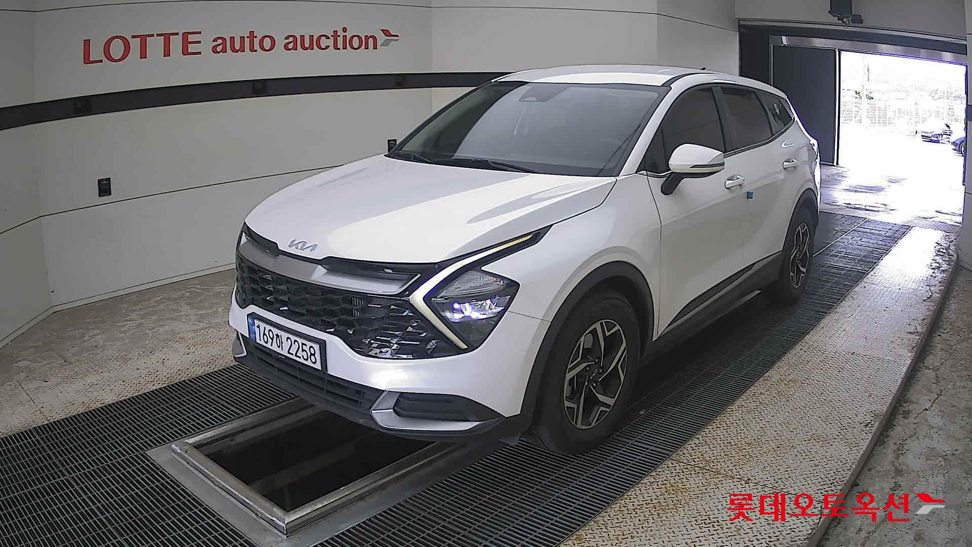 2022 - kia sportage