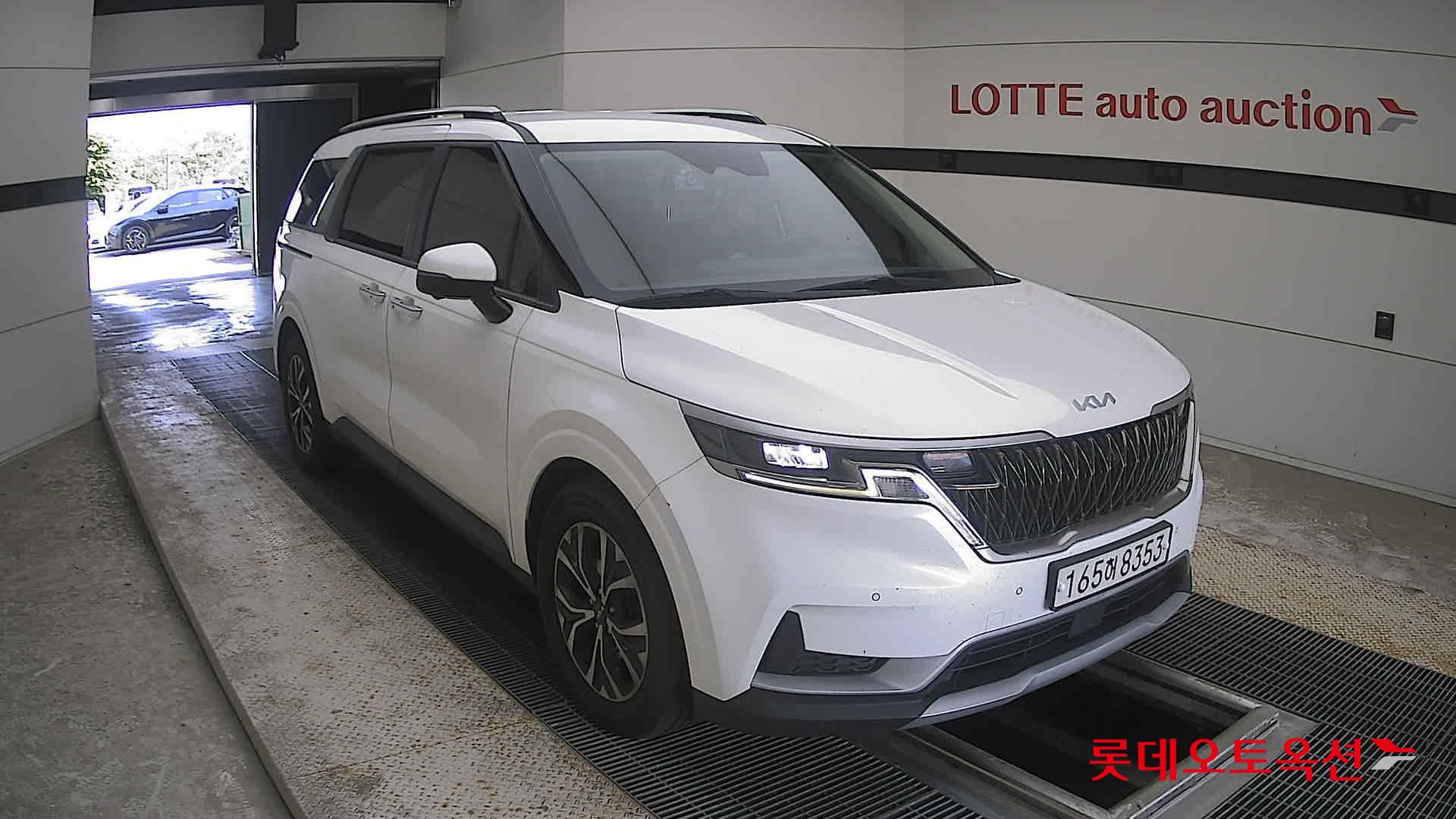 2022 - kia carnival