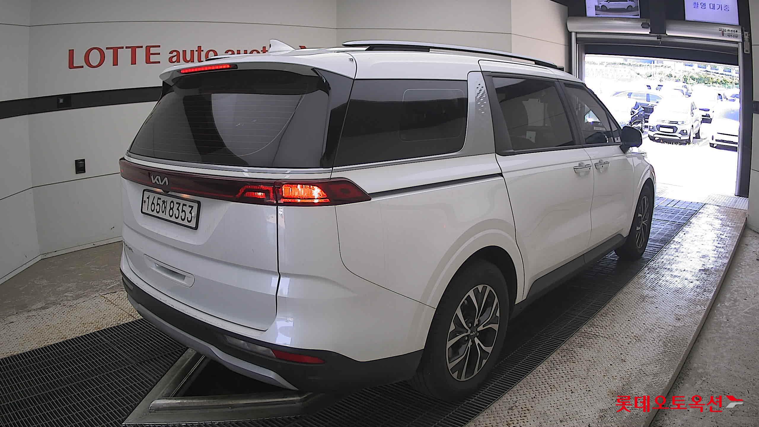 2022 - kia carnival