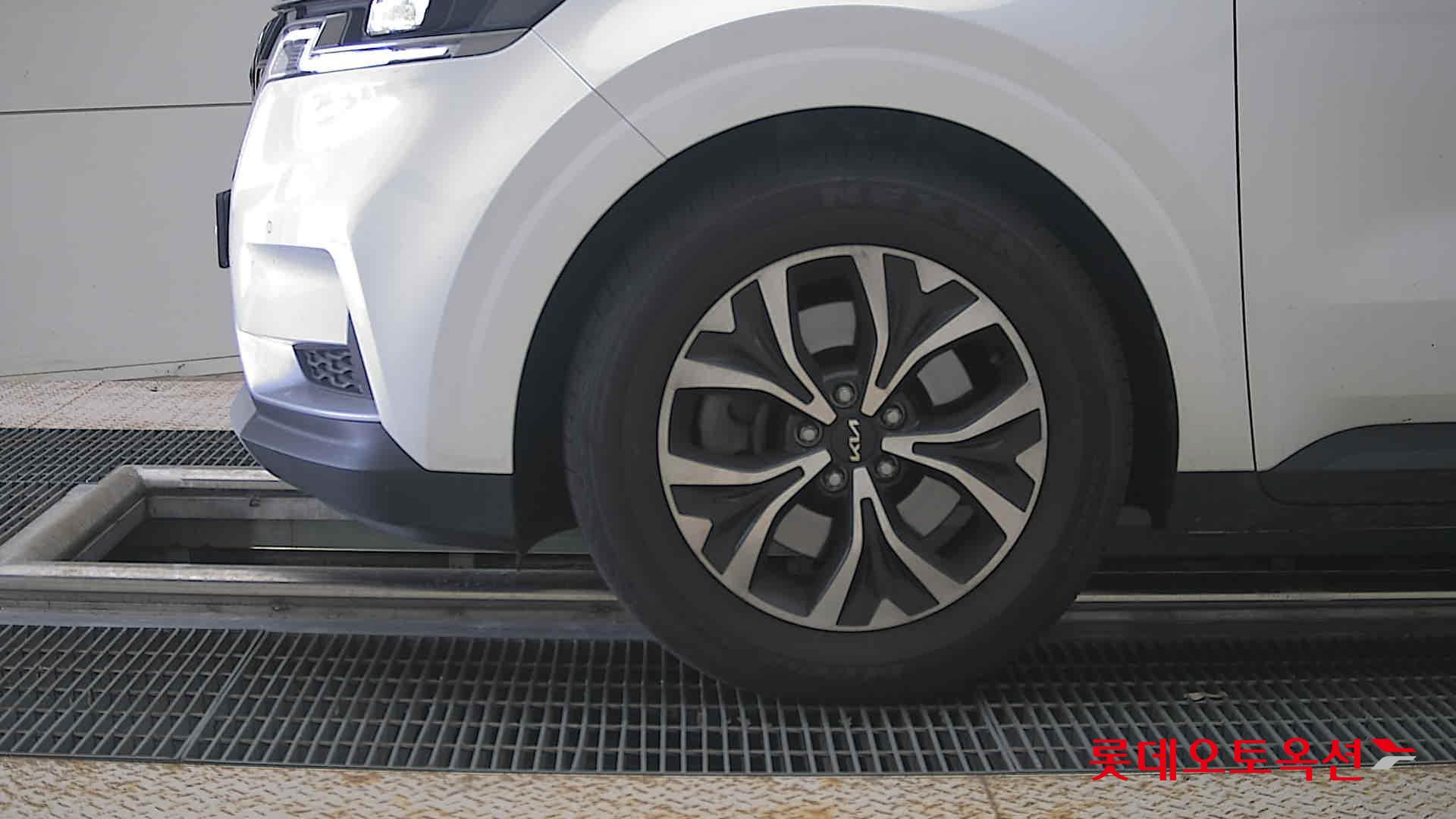 2022 - kia carnival