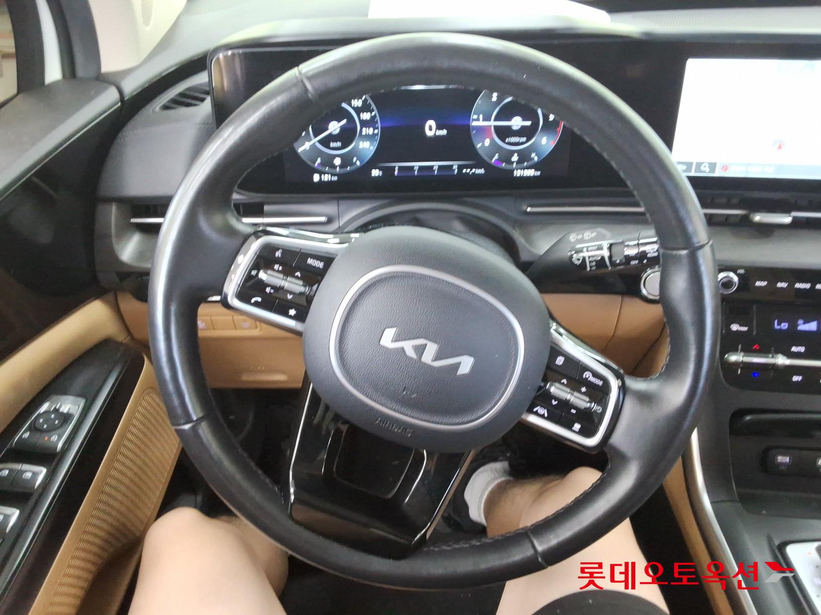 2022 - kia carnival