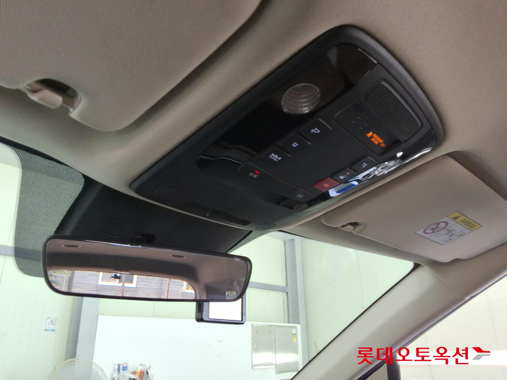 2022 - kia carnival