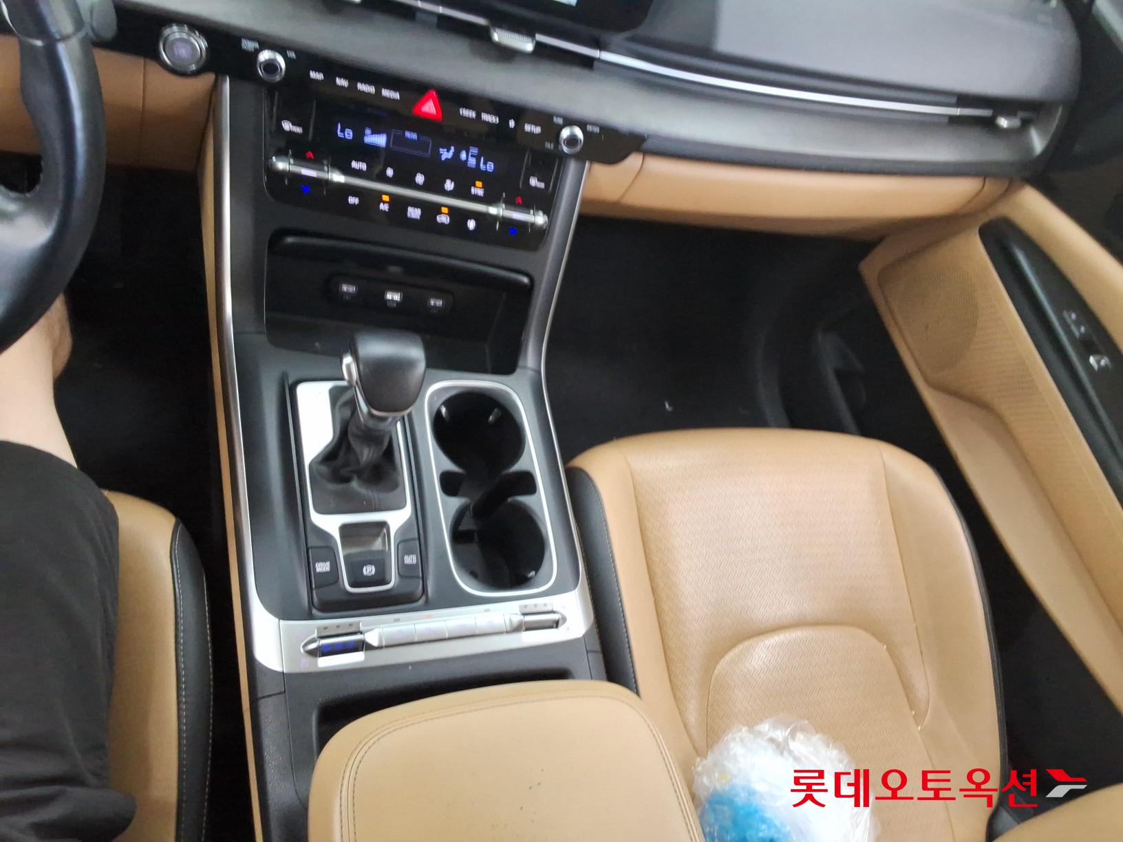 2022 - kia carnival