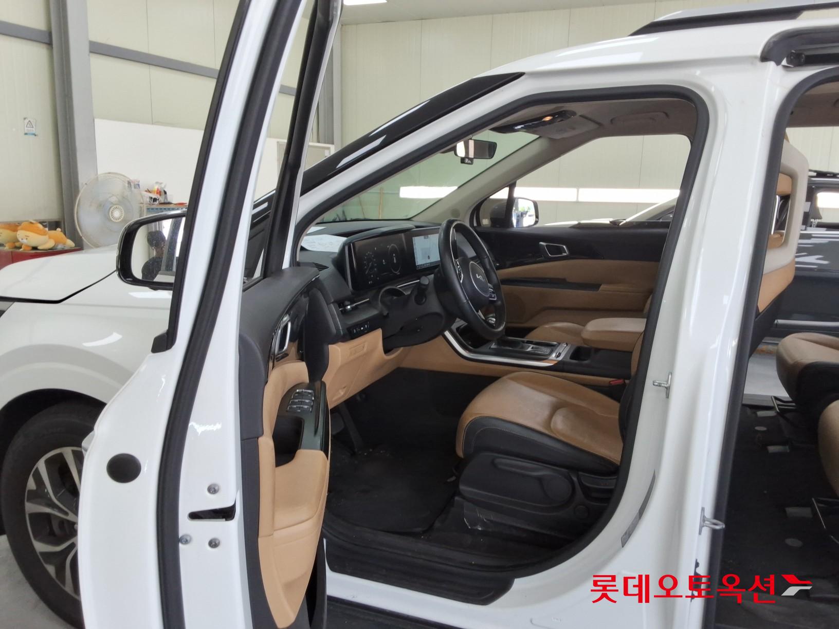 2022 - kia carnival
