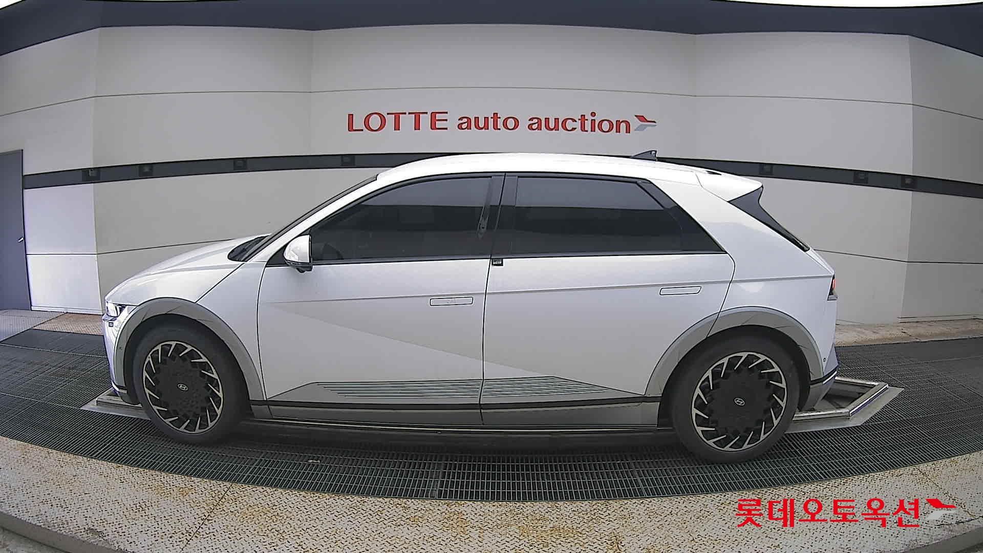 2022 - hyundai ioniq