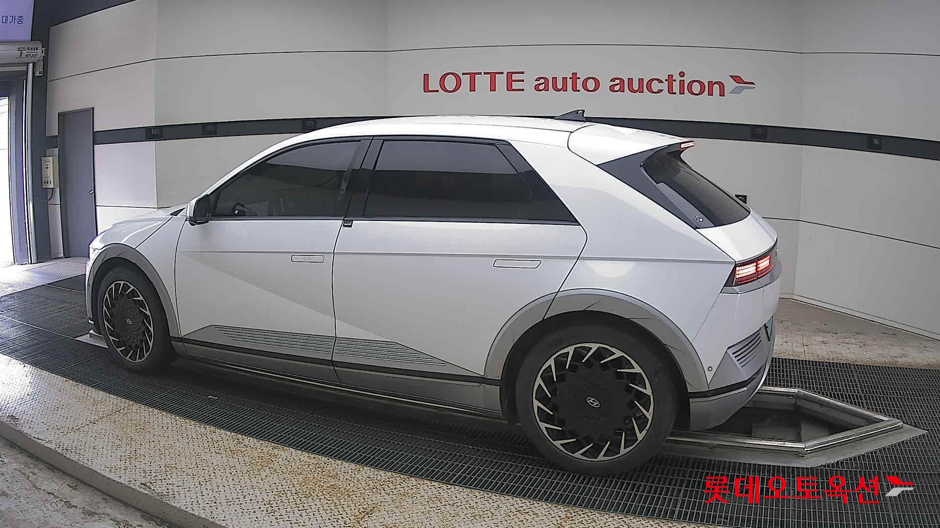 2022 - hyundai ioniq