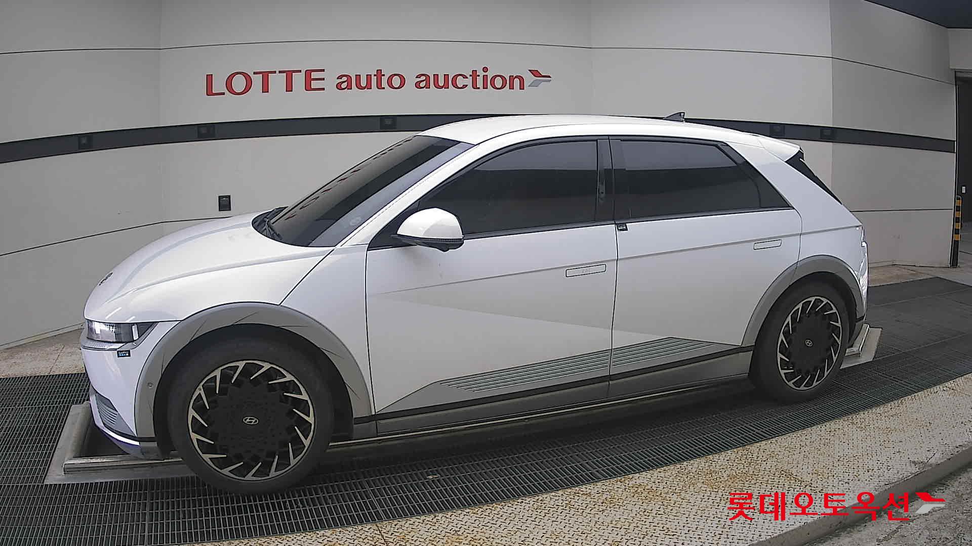 2022 - hyundai ioniq