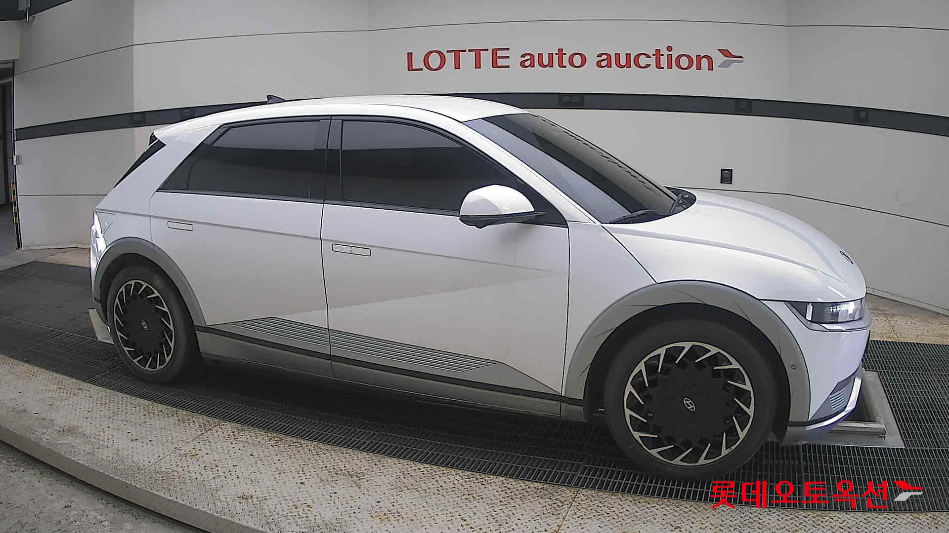 2022 - hyundai ioniq