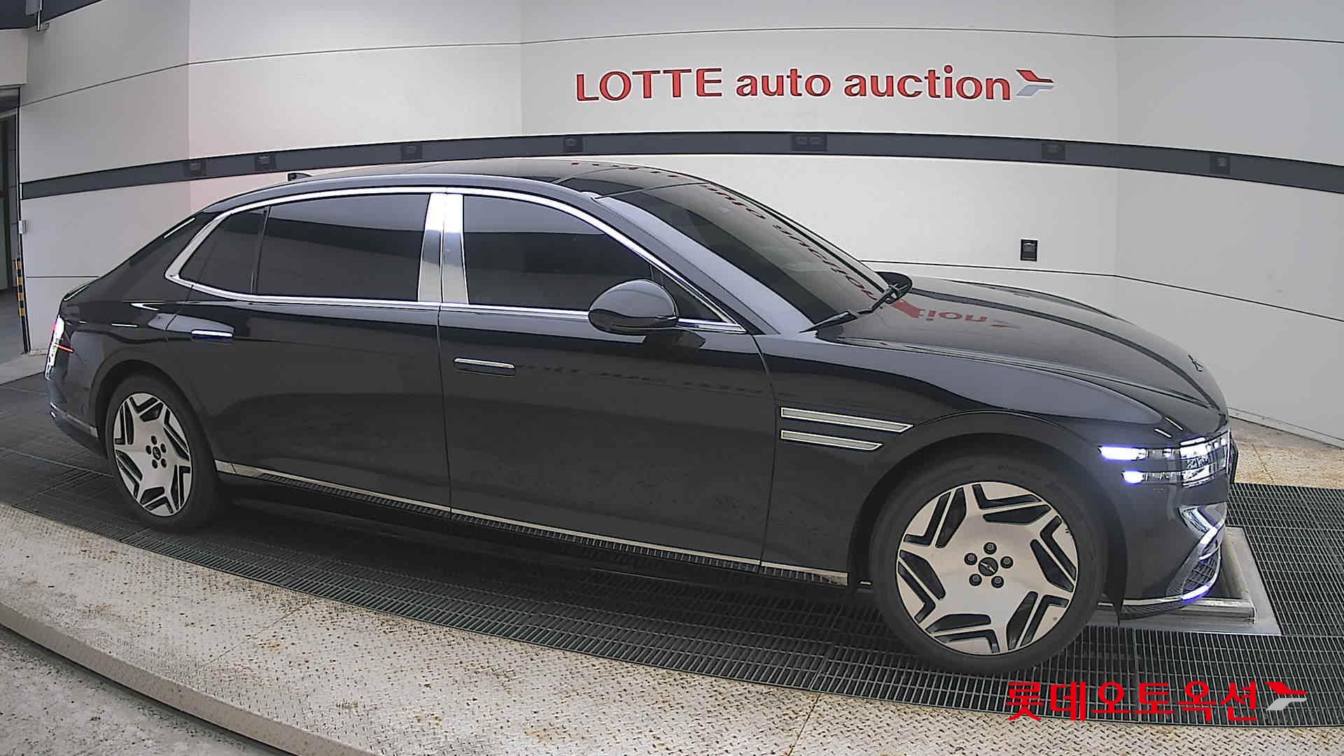 2023 - genesis g90