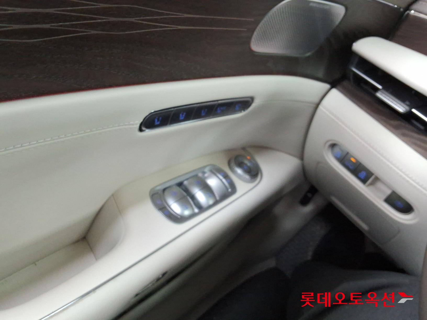 2023 - genesis g90