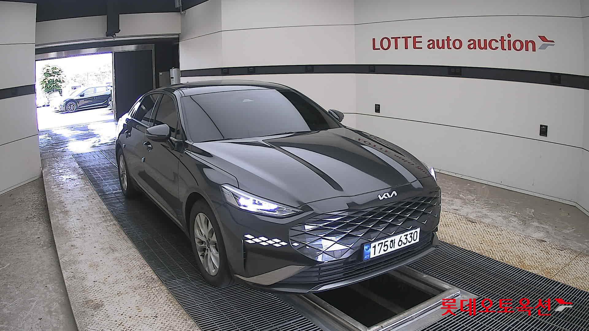2023 - kia k8