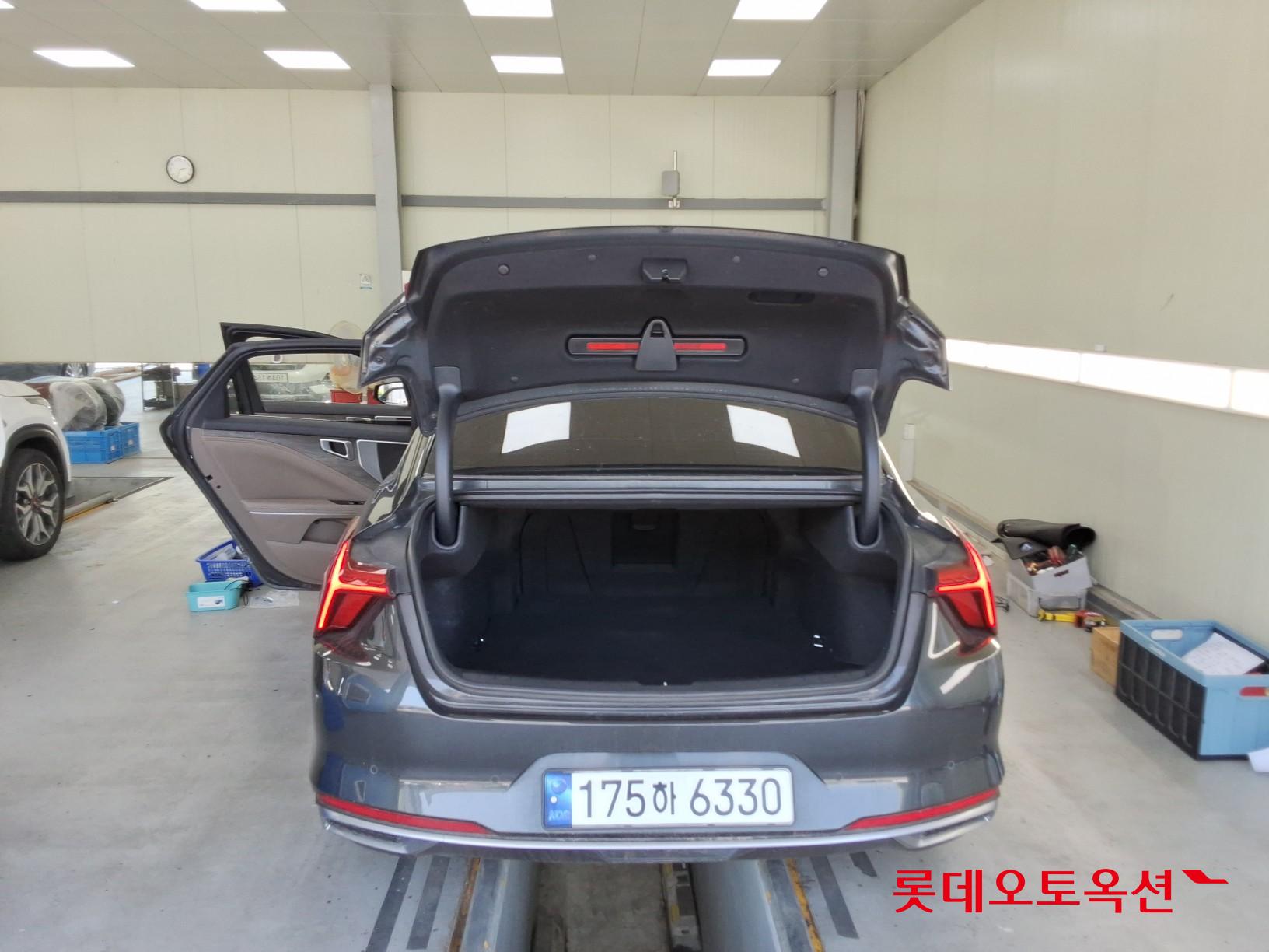2023 - kia k8