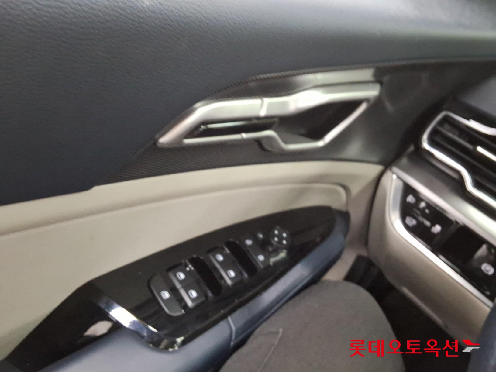 2022 - kia sportage