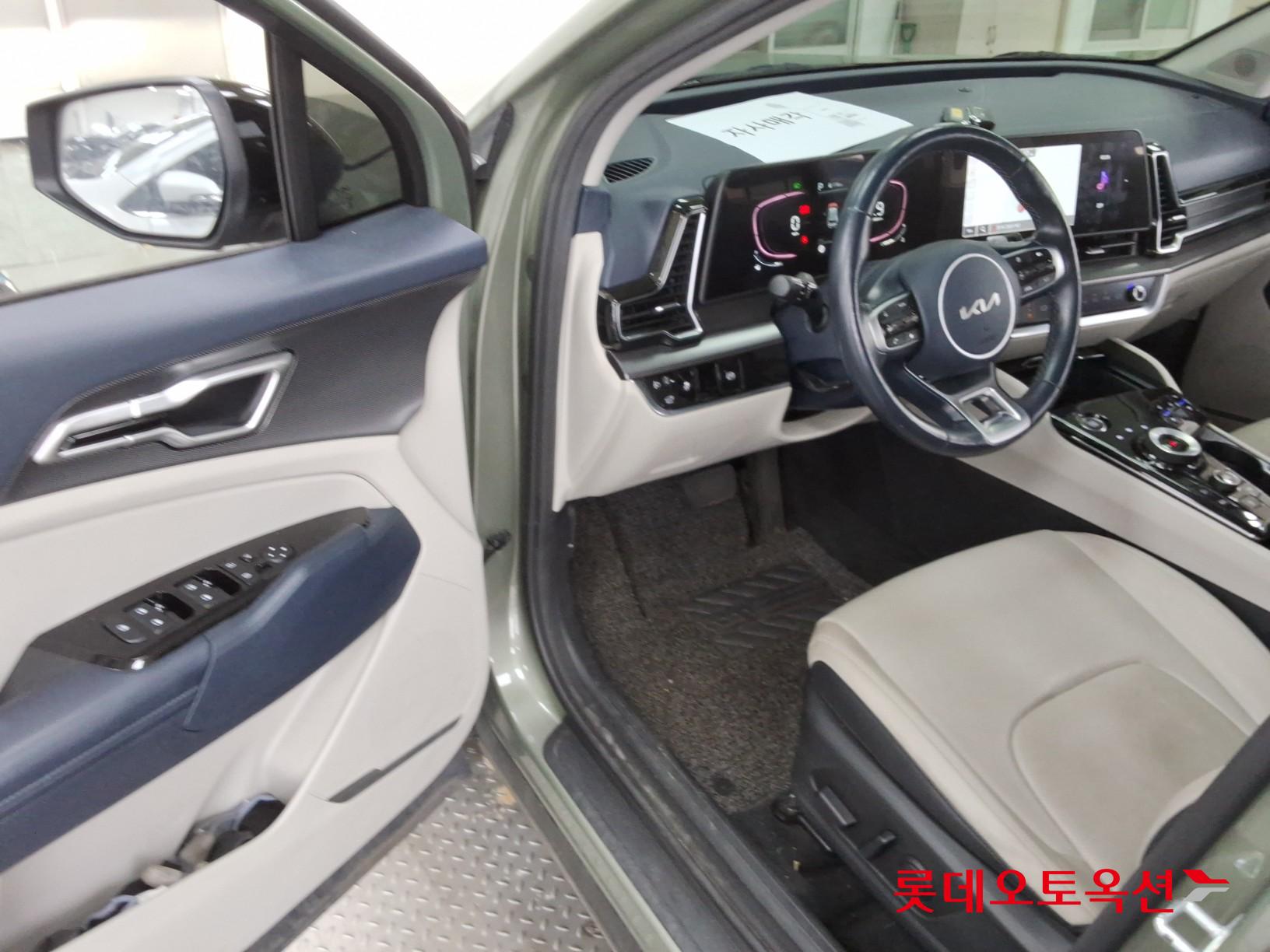 2022 - kia sportage