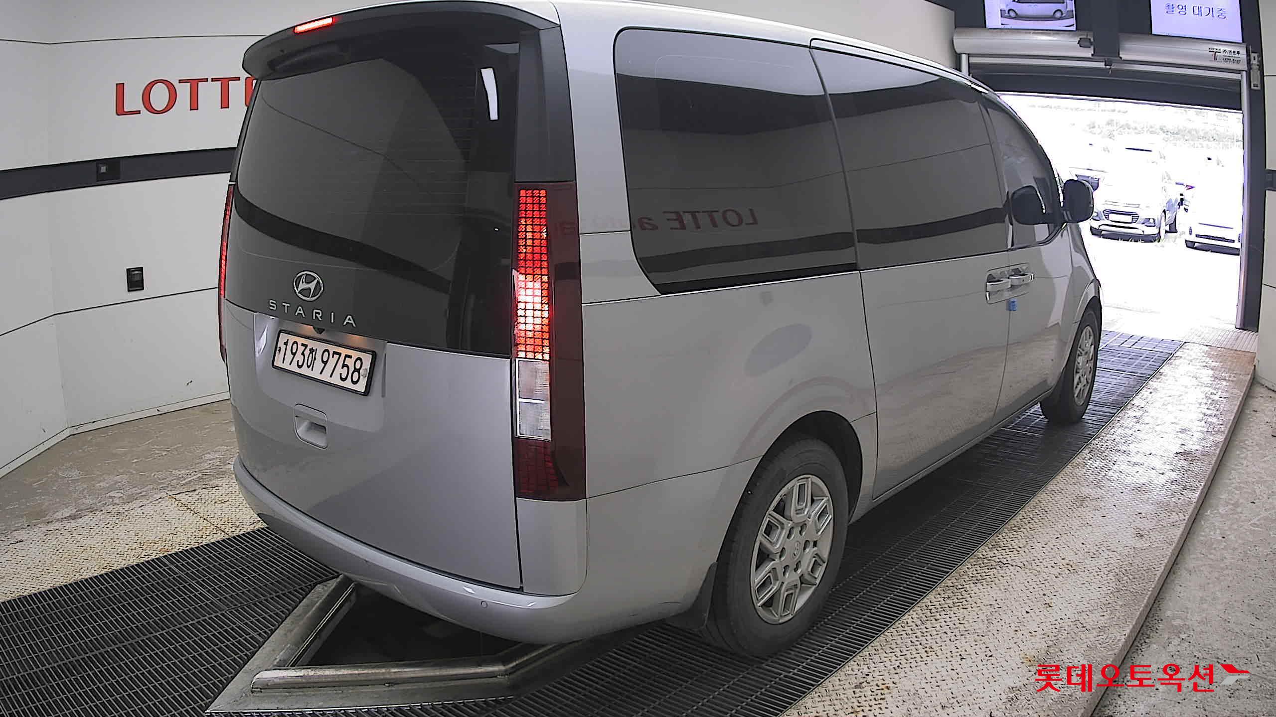 2022 - hyundai staria