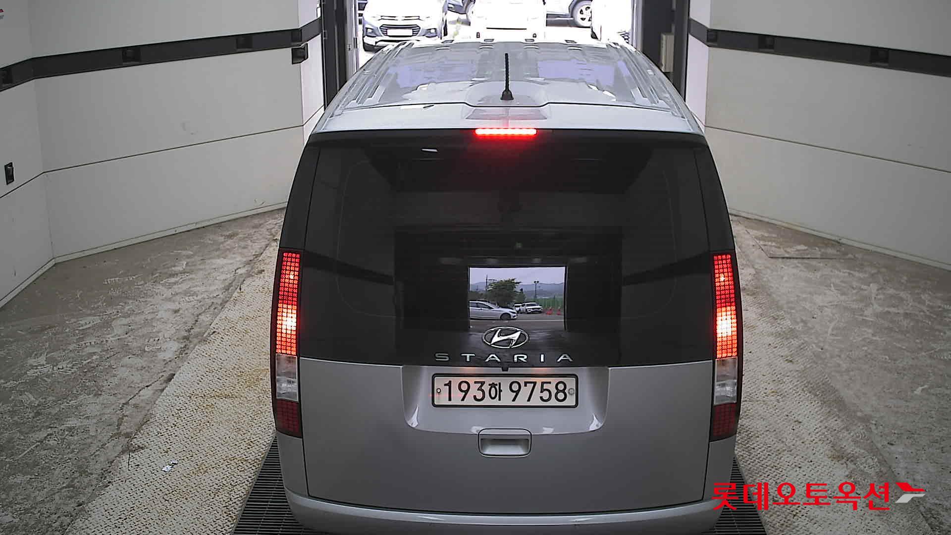 2022 - hyundai staria