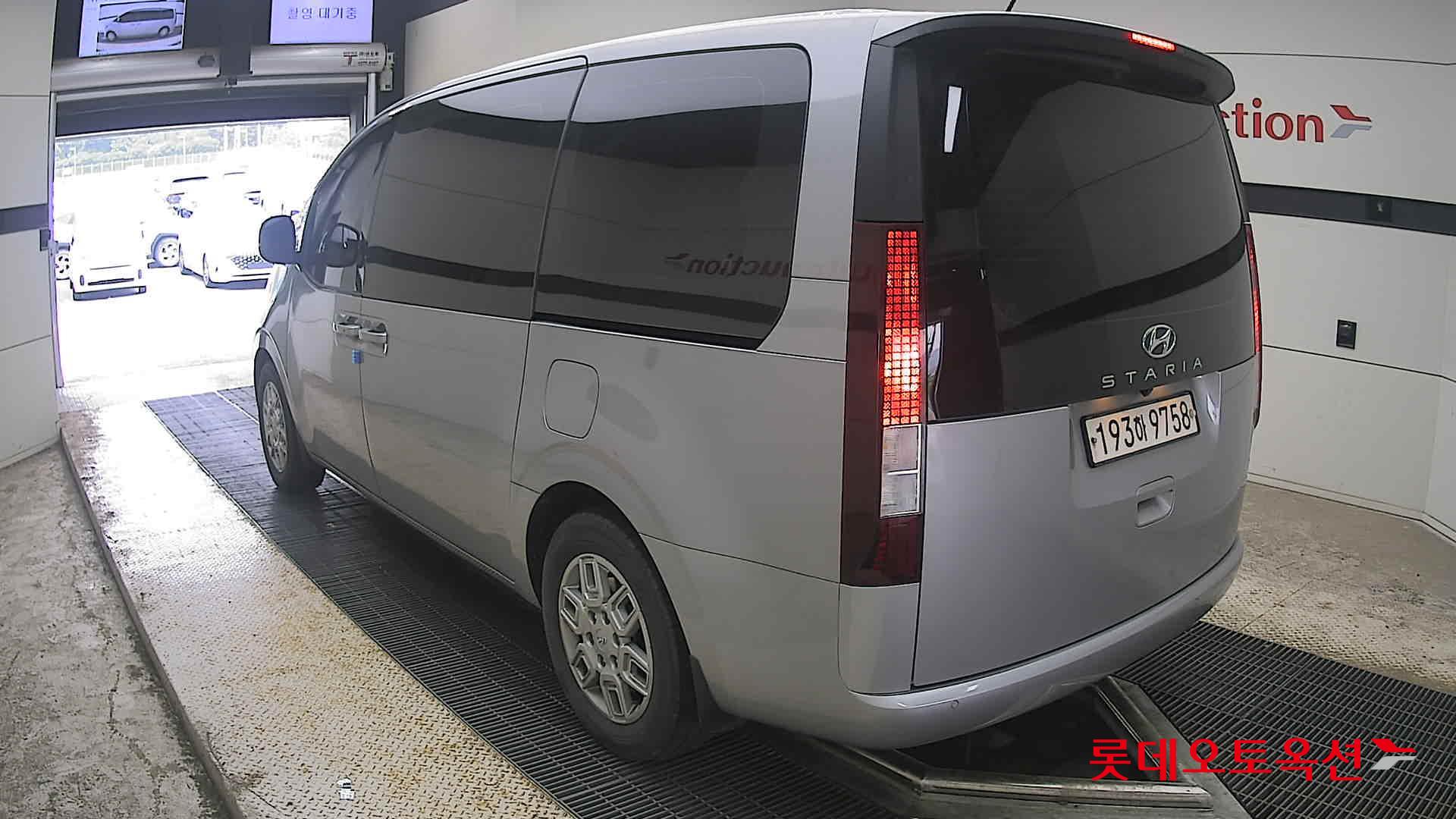 2022 - hyundai staria