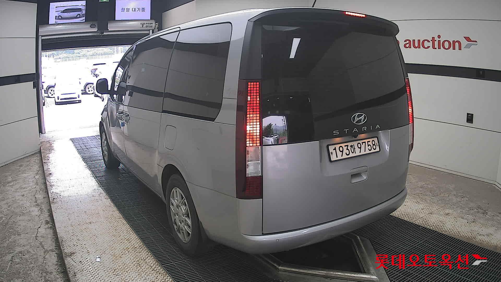 2022 - hyundai staria