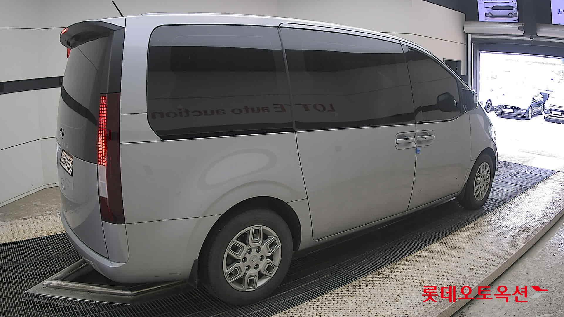 2022 - hyundai staria