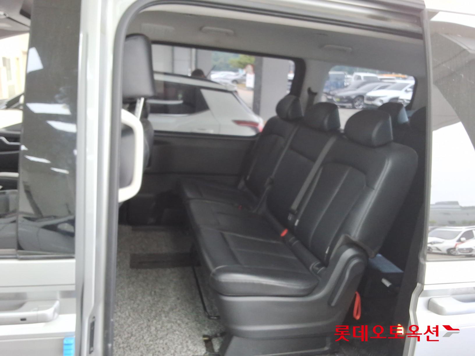 2022 - hyundai staria