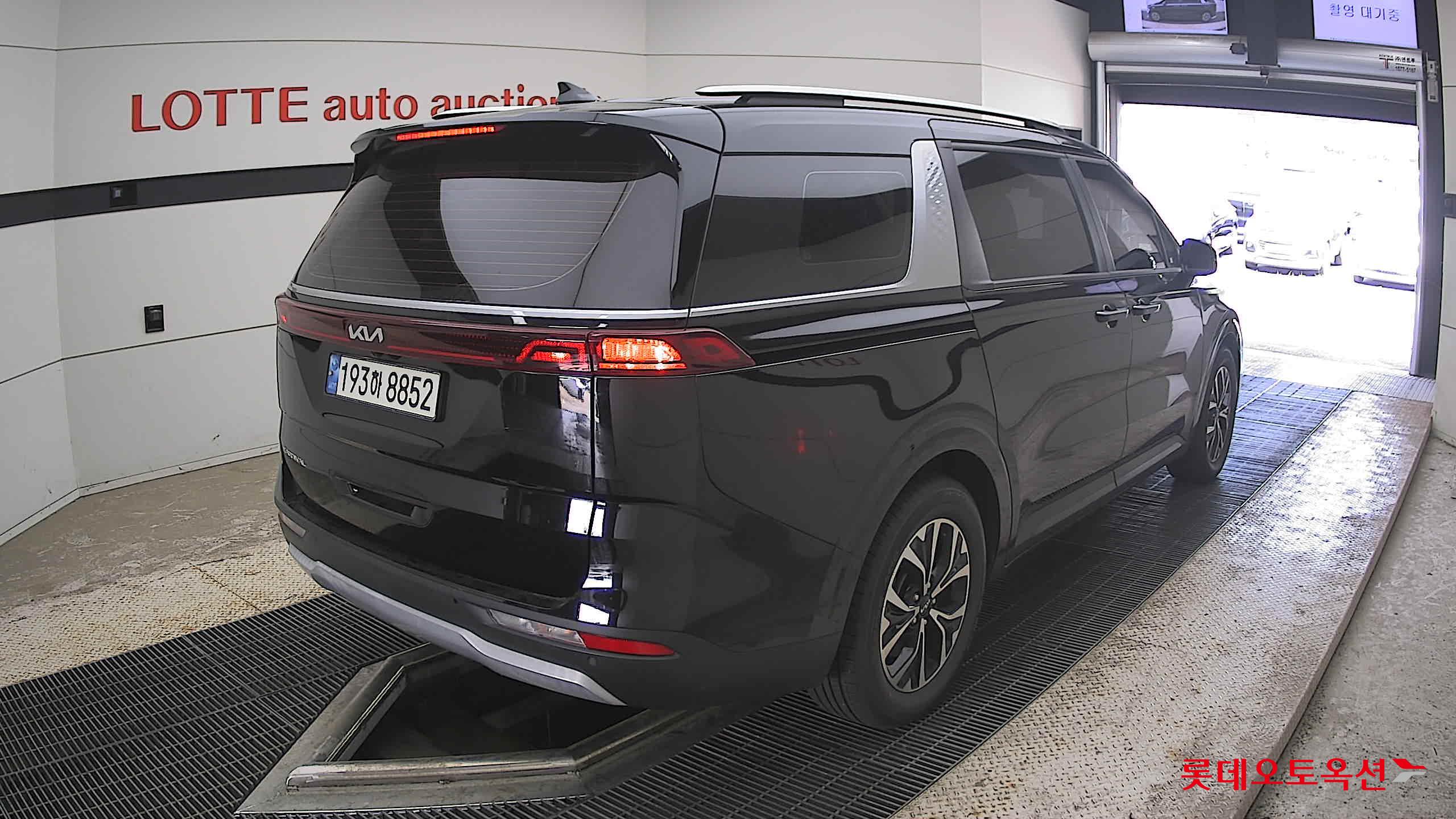 2022 - kia carnival