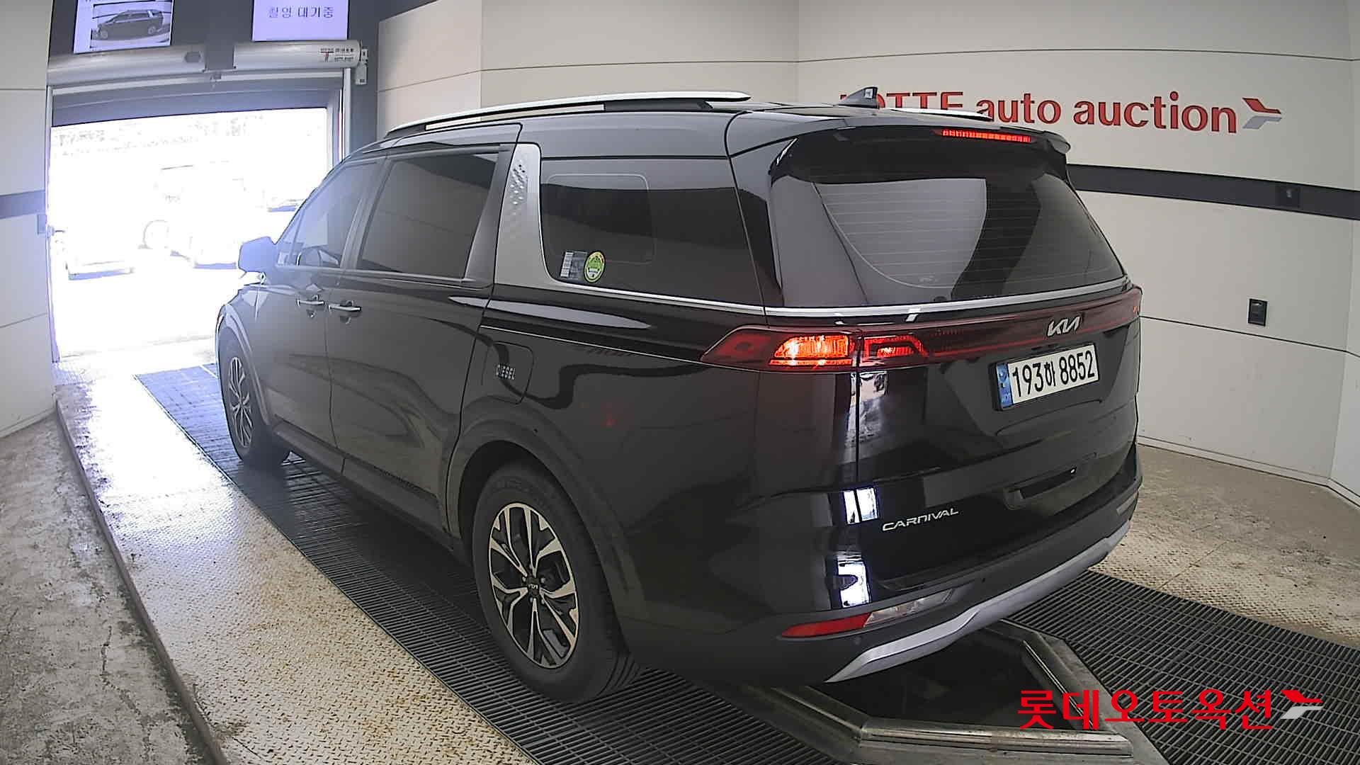 2022 - kia carnival