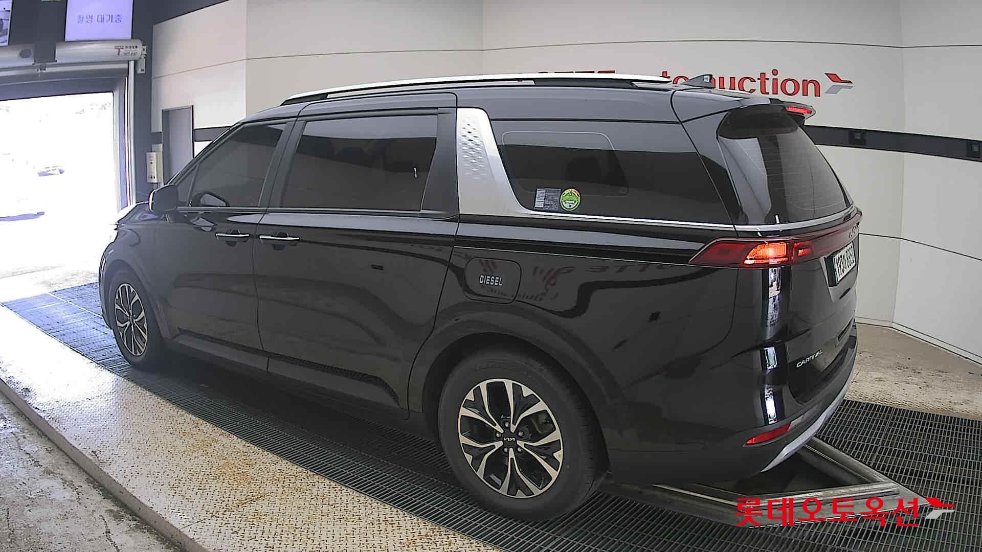 2022 - kia carnival