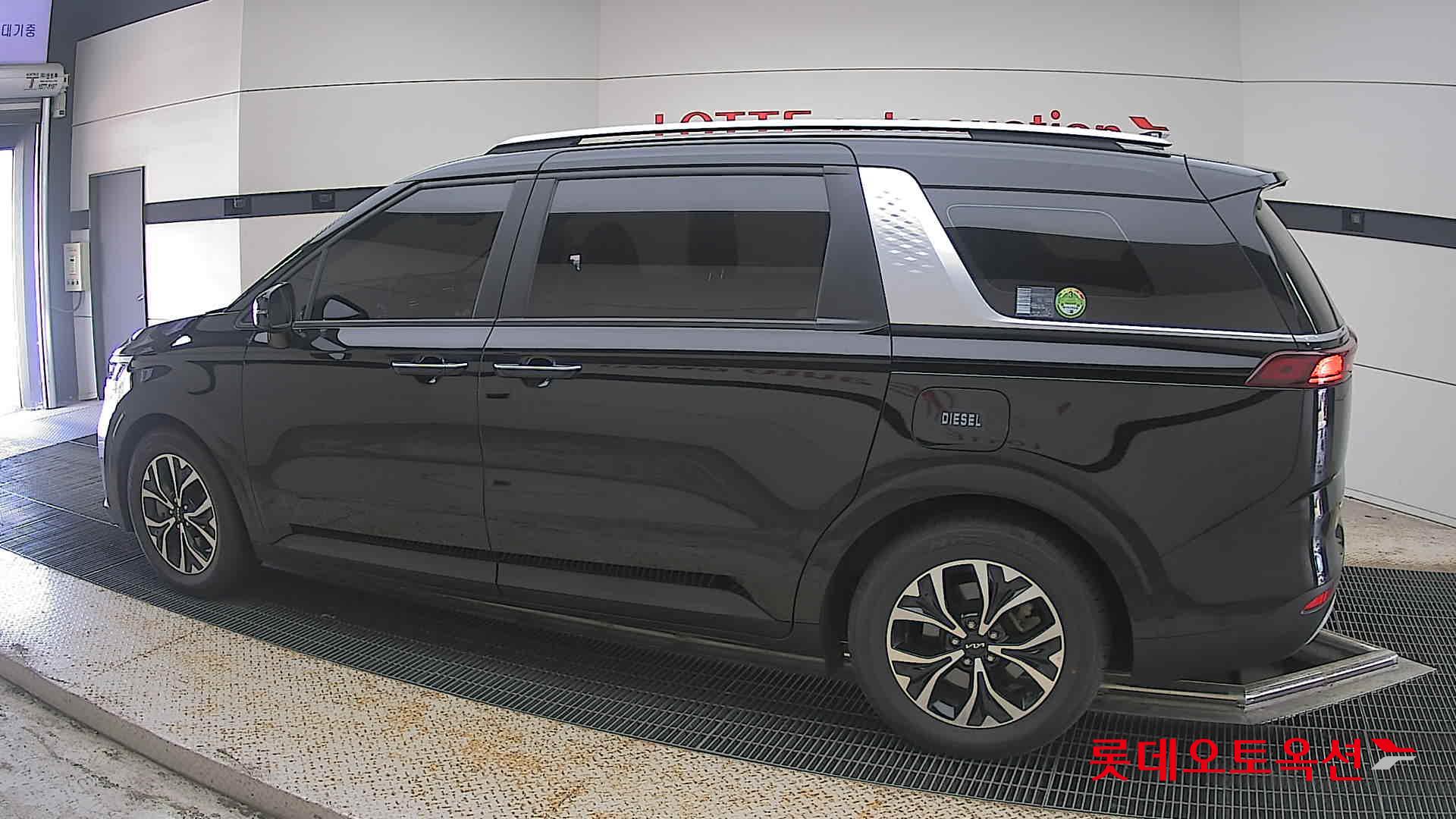 2022 - kia carnival