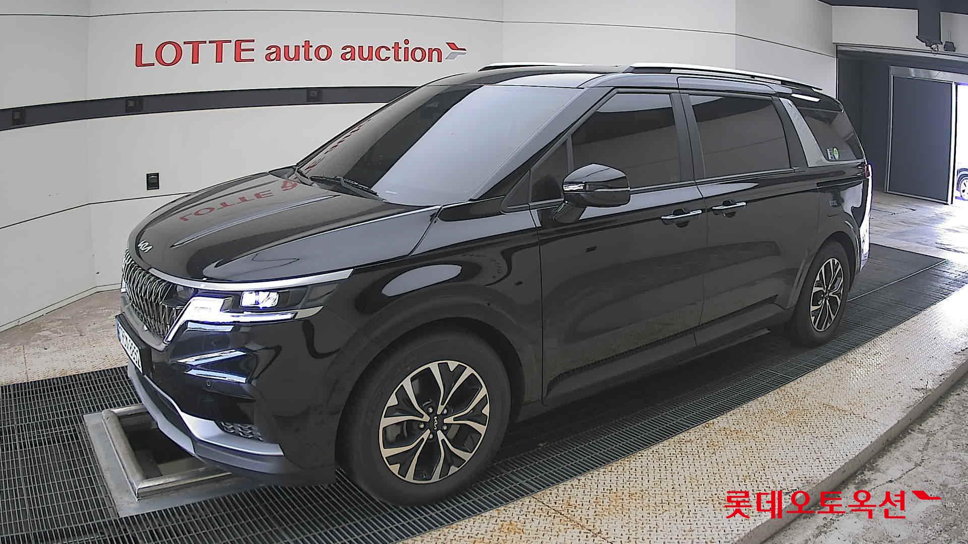2022 - kia carnival