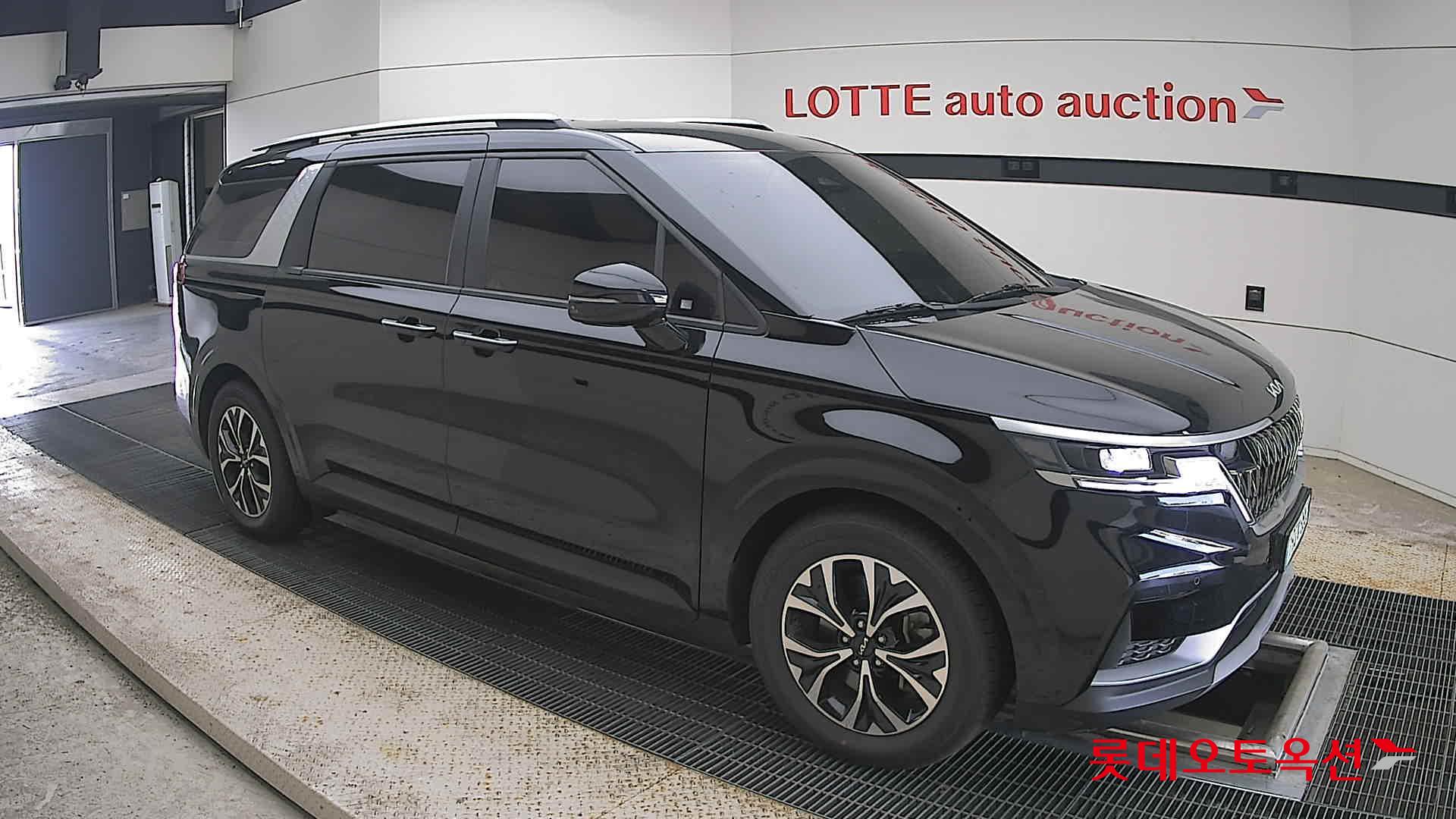 2022 - kia carnival