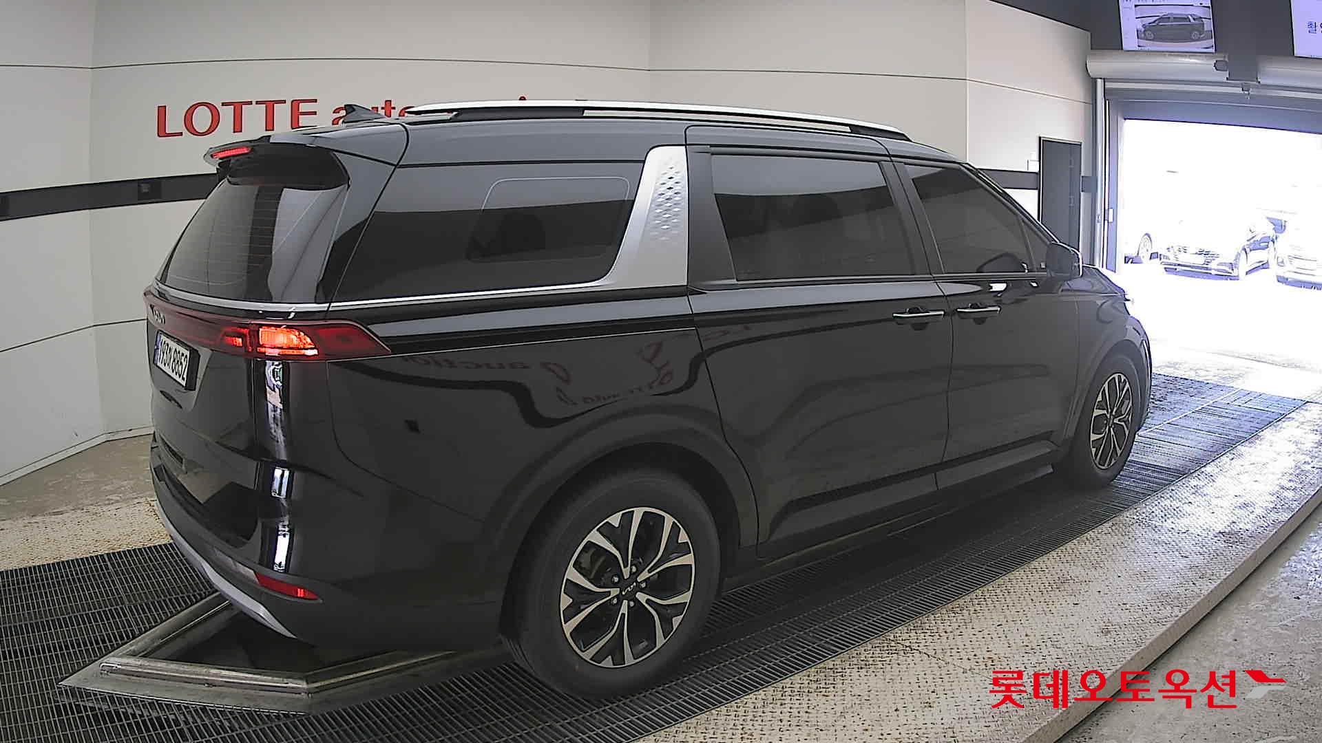 2022 - kia carnival