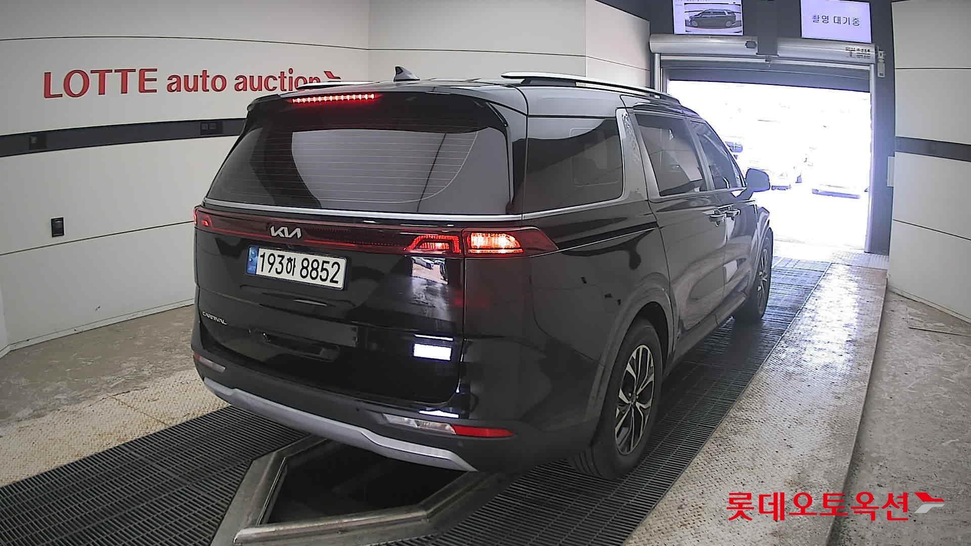 2022 - kia carnival