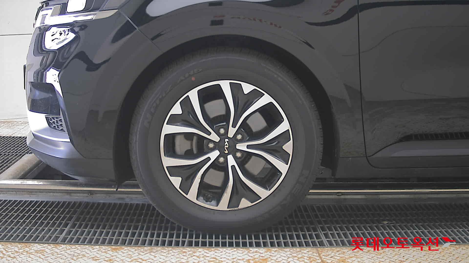 2022 - kia carnival