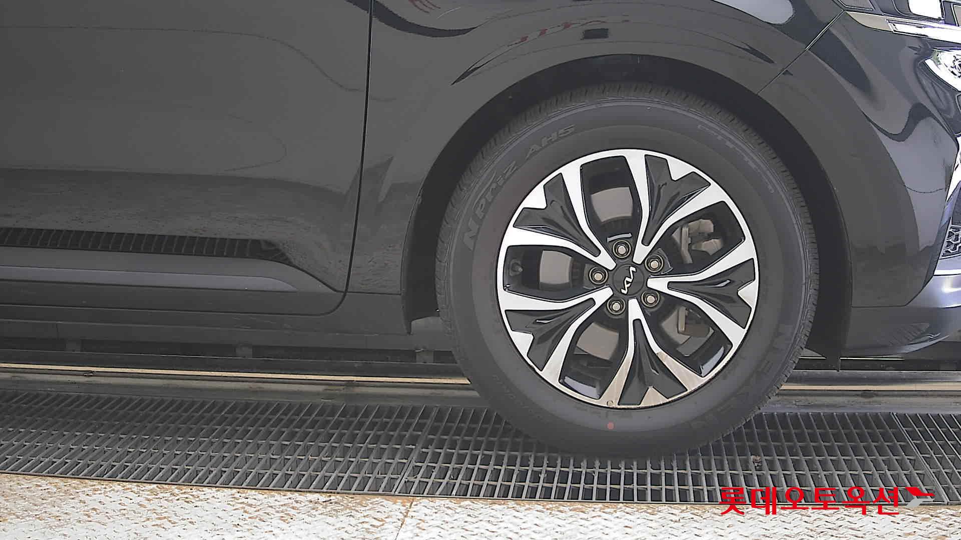2022 - kia carnival